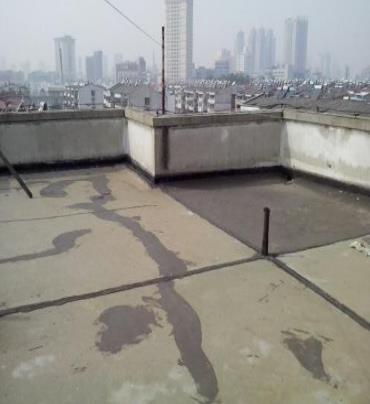 丽江漏水维修 楼顶漏水是什么原因，楼顶漏水维修方法是什么?